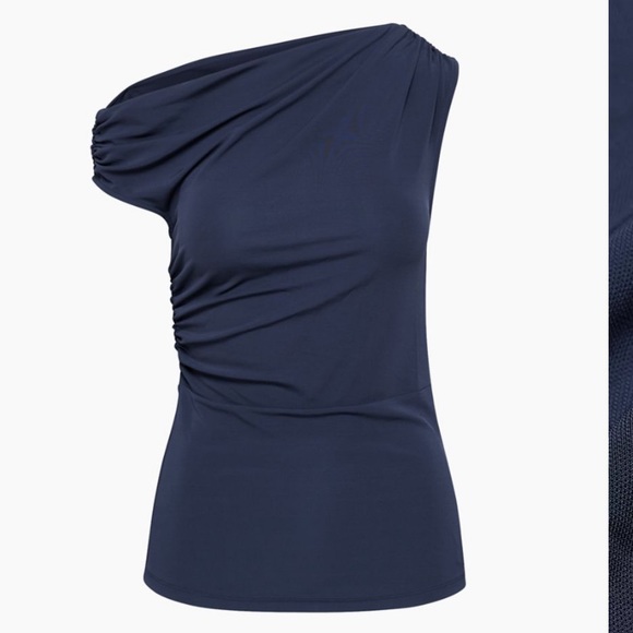 ISO Aritzia Babaton Gallery Top - Small - Picture 1 of 4